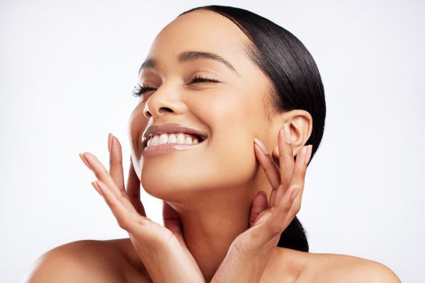 Skinbooster vs. Filler - Welche Behandlung passt zu Ihnen?